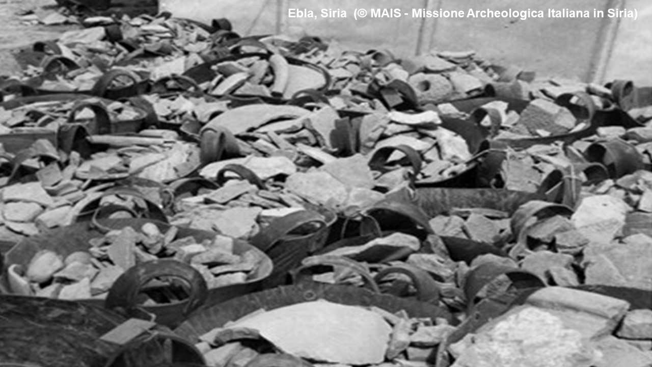 Ceramica dagli scavi italiani a Ebla, Siria (copyright MAIS - Missione Archeologica Italiana in Siria)