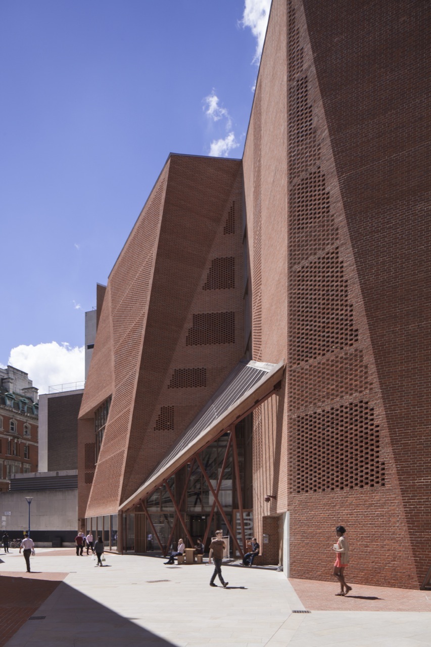 Adjunto 543725b5c07a80e4c8000047_lse-saw-hock-student-centre-o-donnell-tuomey-architects_portadalse_1.jpg